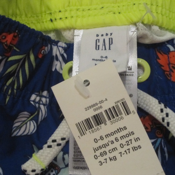 Baby Gap swim trunks 0-6 mon & Gerber baby mittens - Picture 5 of 8